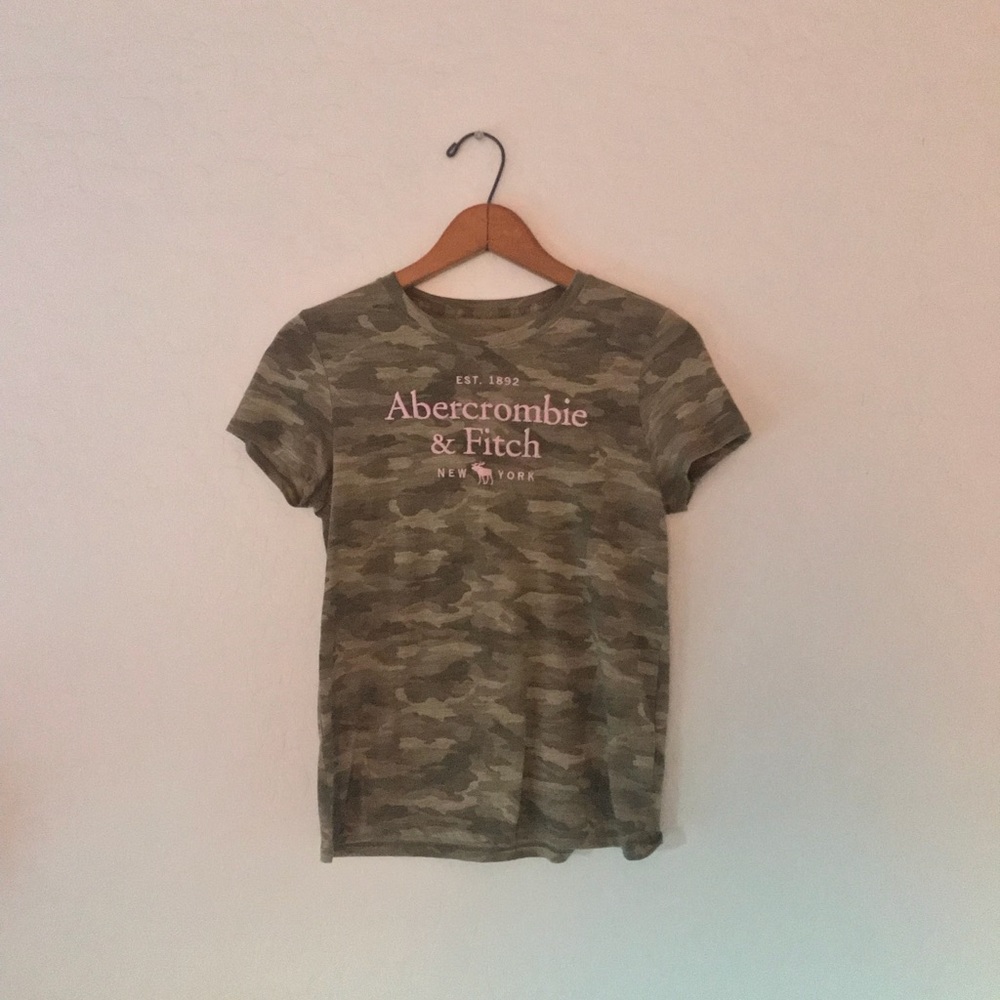 Abercrombie & Fitch camo logo tee